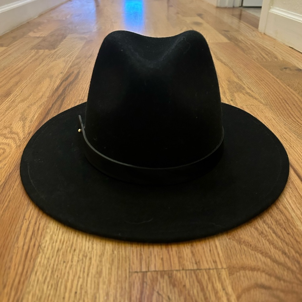 GIGI PIP Black Flat Brim Hat with leather strap (Size S/M 57)